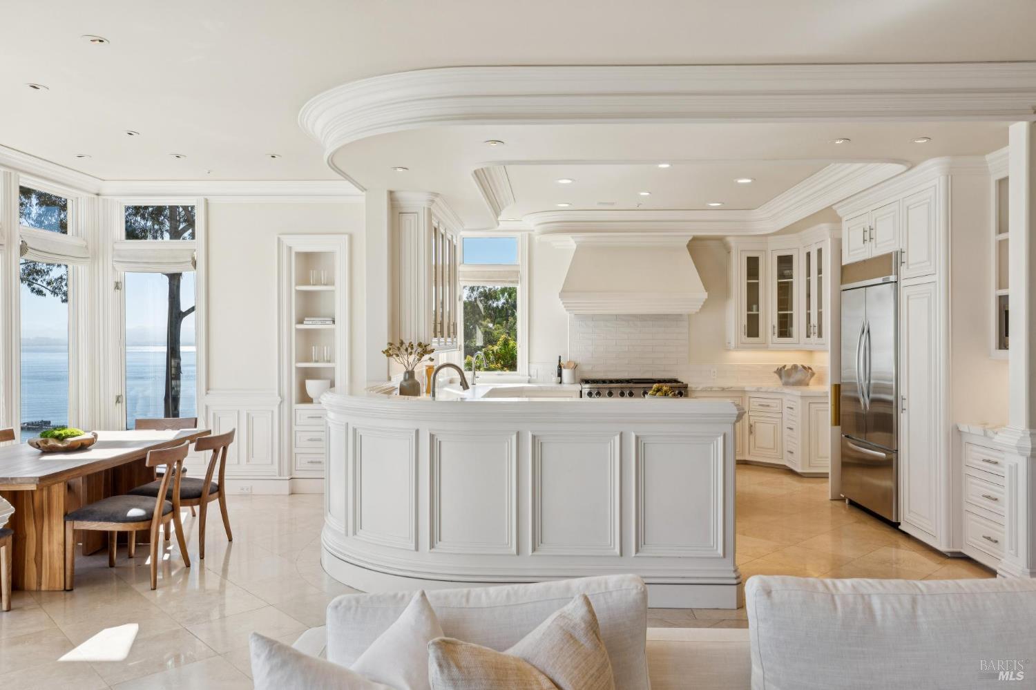 Detail Gallery Image 29 of 96 For 44 Marin Bay Park Ct, San Rafael,  CA 94901 - 5 Beds | 5/1 Baths