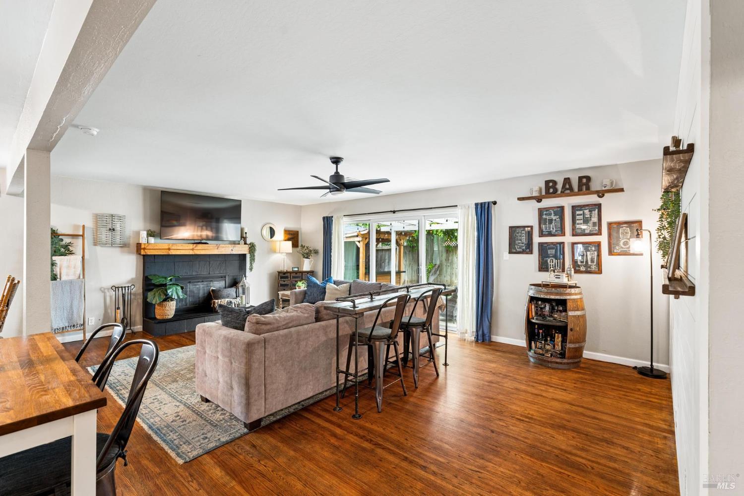 Detail Gallery Image 9 of 30 For 100 Anita Ct, Vacaville,  CA 95688 - 3 Beds | 2 Baths