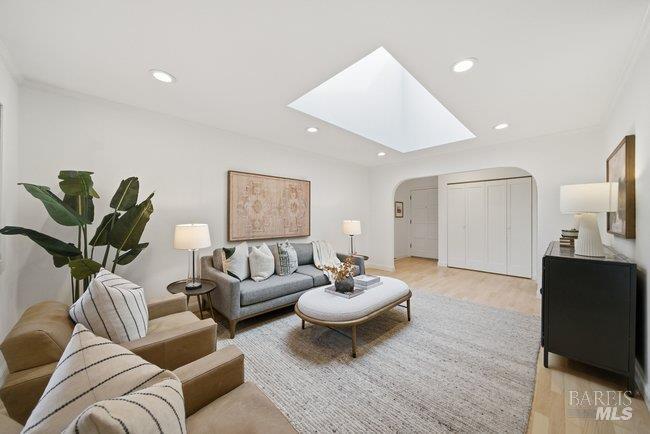 Detail Gallery Image 5 of 50 For 10 Catalpa Ave #7,  Mill Valley,  CA 94941 - 2 Beds | 1 Baths