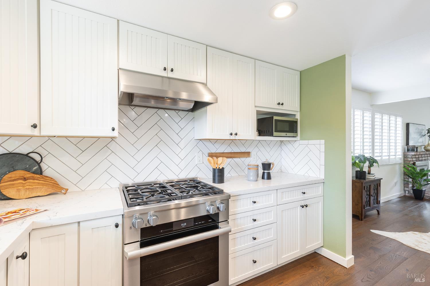 Detail Gallery Image 15 of 54 For 2431 Shoreline Dr, Napa,  CA 94558 - 3 Beds | 2 Baths