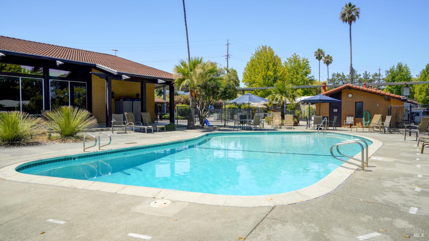 Detail Gallery Image 35 of 44 For 204 Barcelona Ave, Novato,  CA 94949 - 2 Beds | 2 Baths