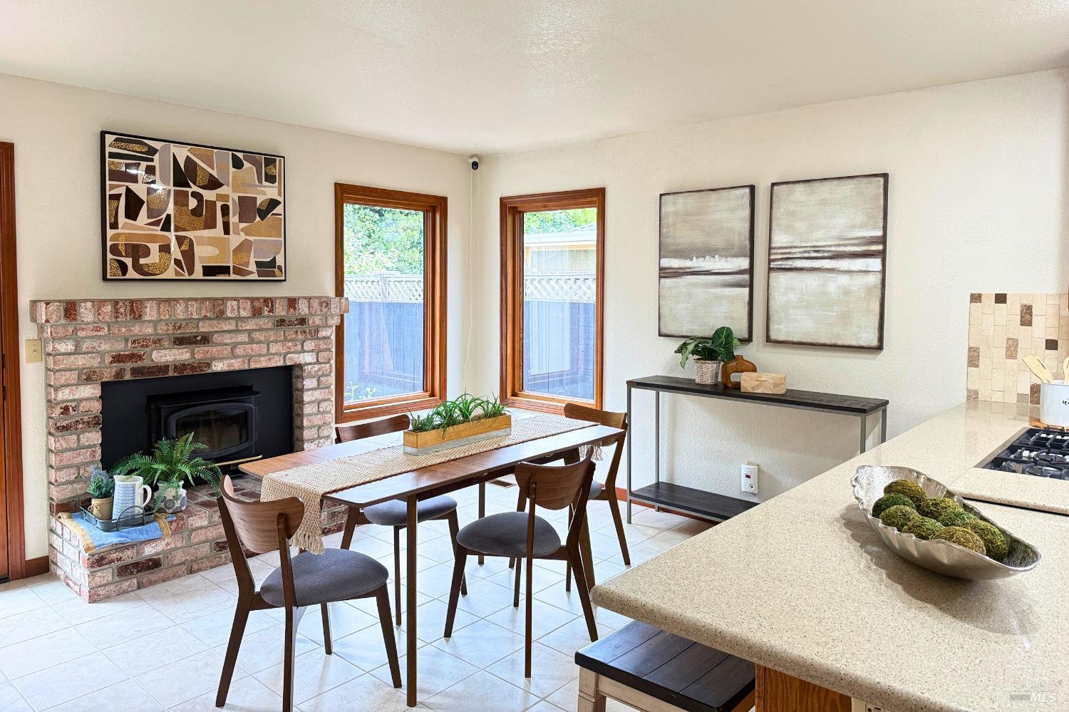 Detail Gallery Image 5 of 15 For 665 4th St, Sonoma,  CA 95476 - 3 Beds | 2 Baths