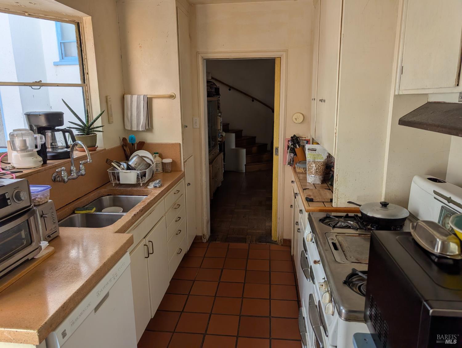 Detail Gallery Image 10 of 19 For Address Is Not Disclosed, Mill Valley,  CA 94901 - 3 Beds | 1 Baths