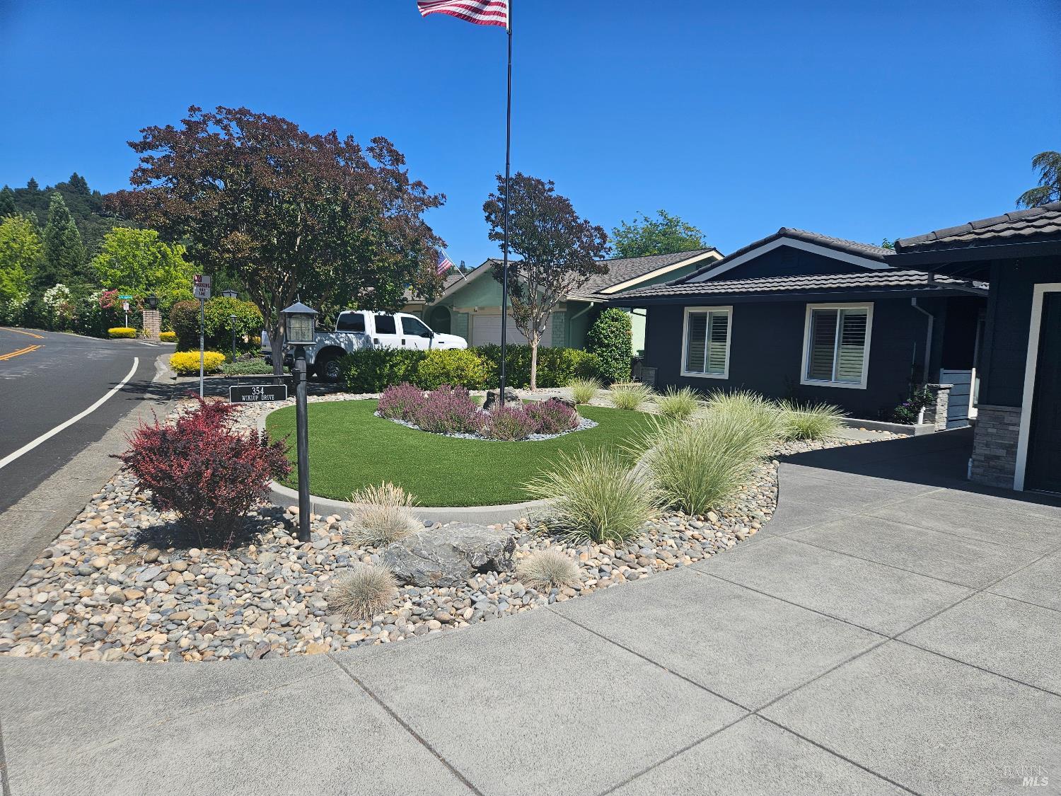 Detail Gallery Image 3 of 46 For 354 Wikiup Dr, Santa Rosa,  CA 95403 - 3 Beds | 2 Baths