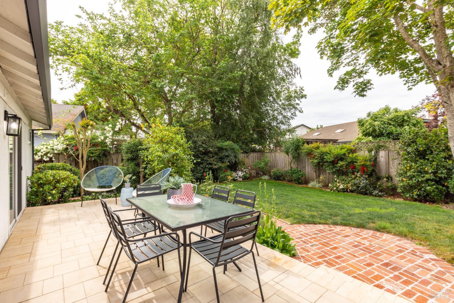 Detail Gallery Image 24 of 54 For 2431 Shoreline Dr, Napa,  CA 94558 - 3 Beds | 2 Baths