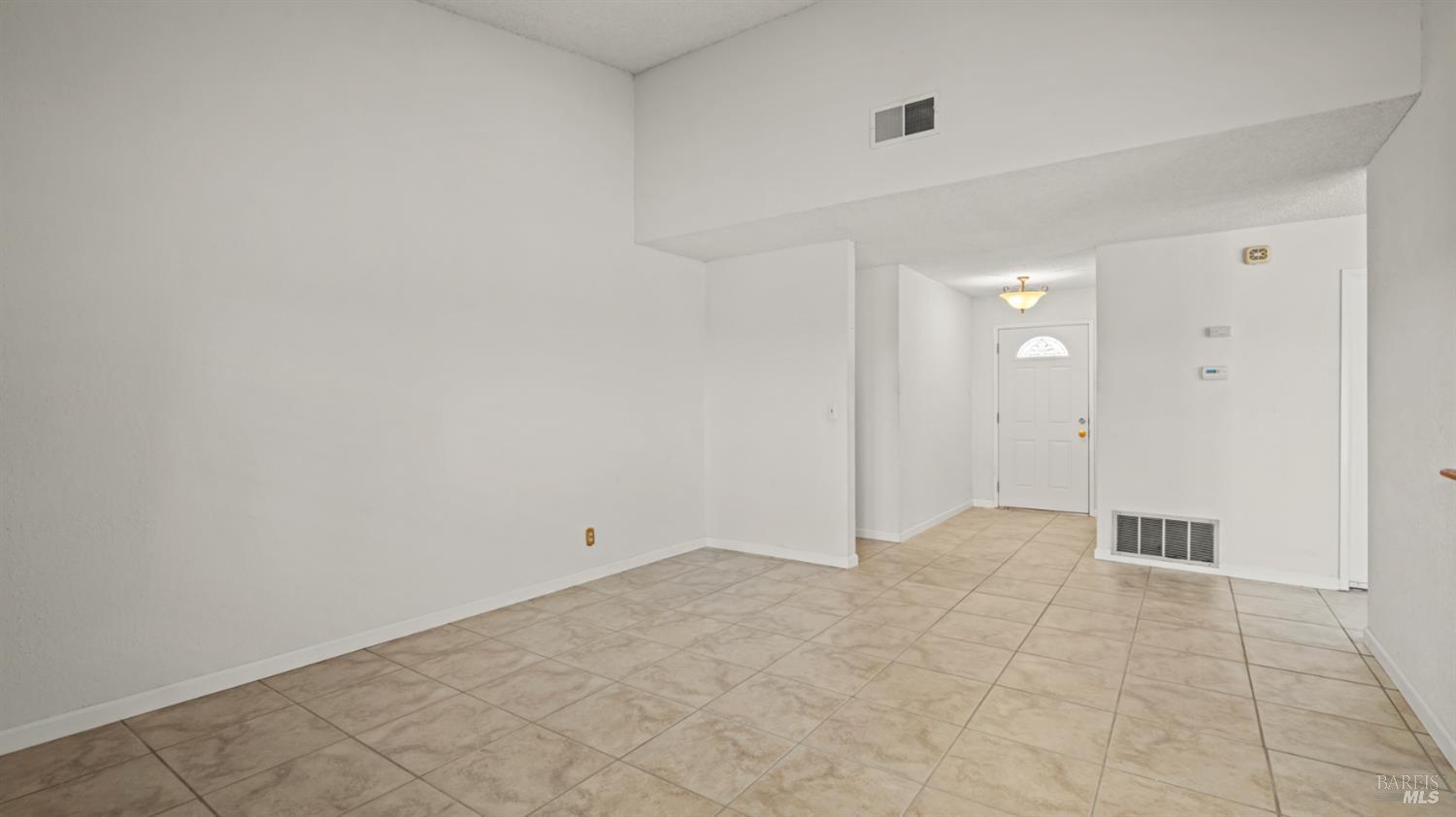 Detail Gallery Image 4 of 24 For 91 Banbury Way, Benicia,  CA 94510 - 3 Beds | 2 Baths