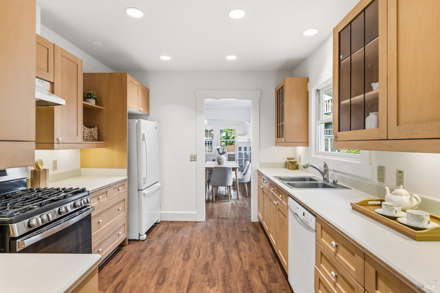 Detail Gallery Image 5 of 34 For 31 Rowland Ct, San Anselmo,  CA 94960 - 3 Beds | 1 Baths