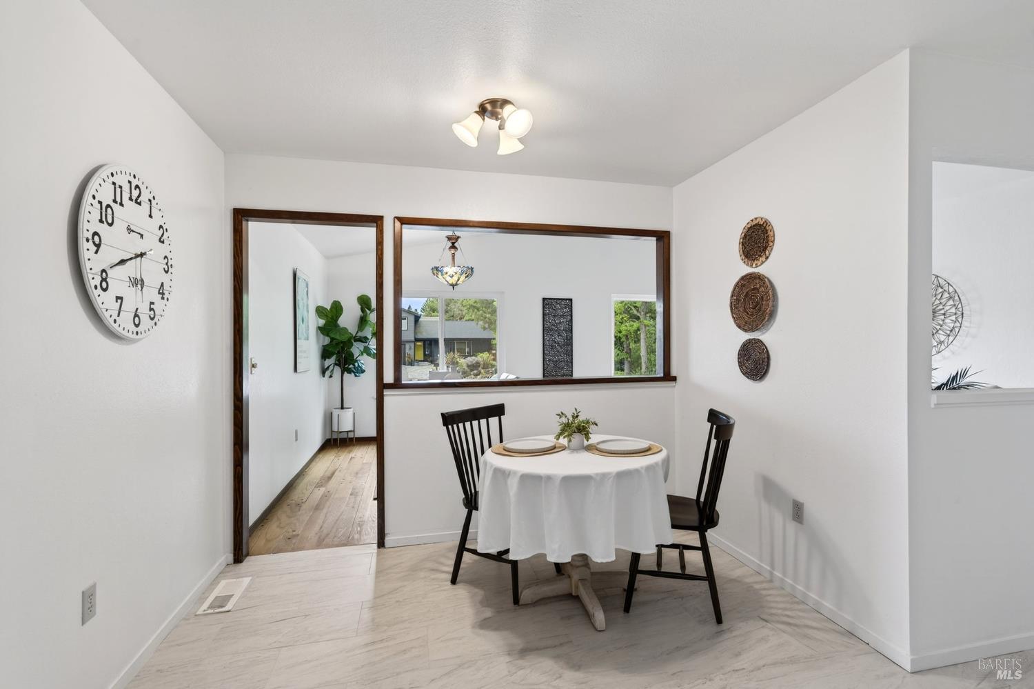 Detail Gallery Image 11 of 21 For 6174 San Benito Ct, Rohnert Park,  CA 94928 - 4 Beds | 2 Baths