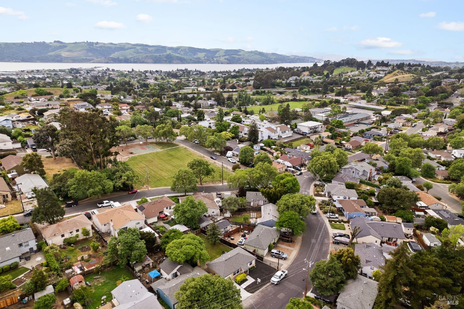 Detail Gallery Image 34 of 34 For 218 Hillcrest Ave, Benicia,  CA 94510 - 2 Beds | 1 Baths