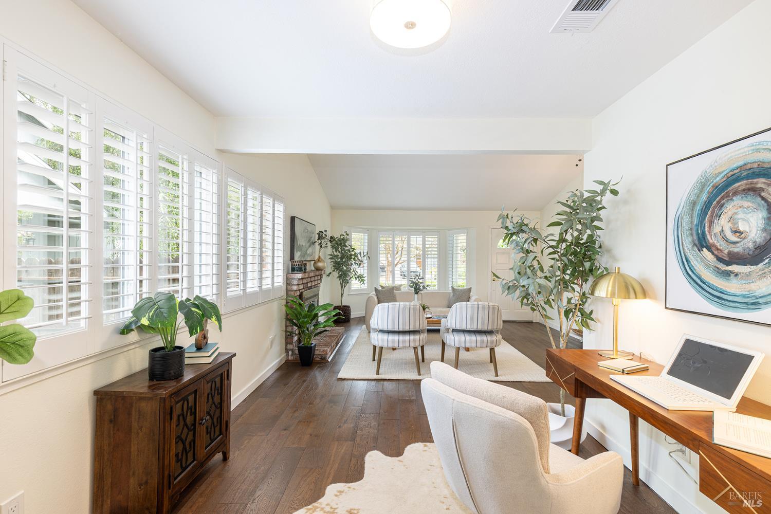 Detail Gallery Image 12 of 54 For 2431 Shoreline Dr, Napa,  CA 94558 - 3 Beds | 2 Baths