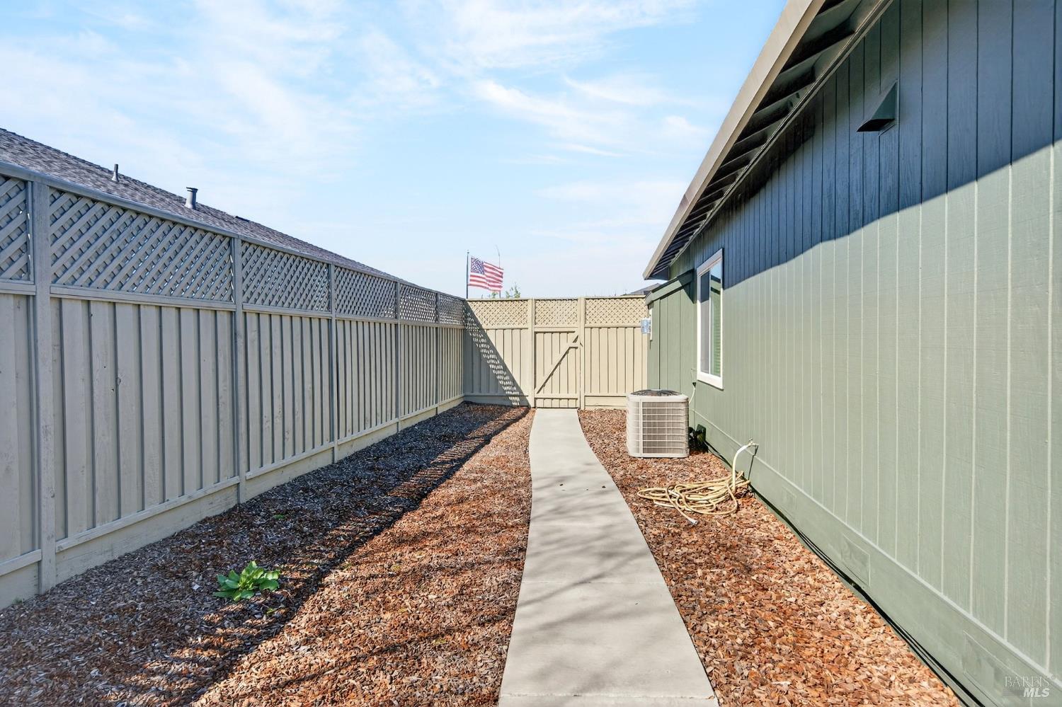 Detail Gallery Image 34 of 39 For 1932 Camino Del Prado Unkn, Santa Rosa,  CA 95403 - 3 Beds | 2 Baths