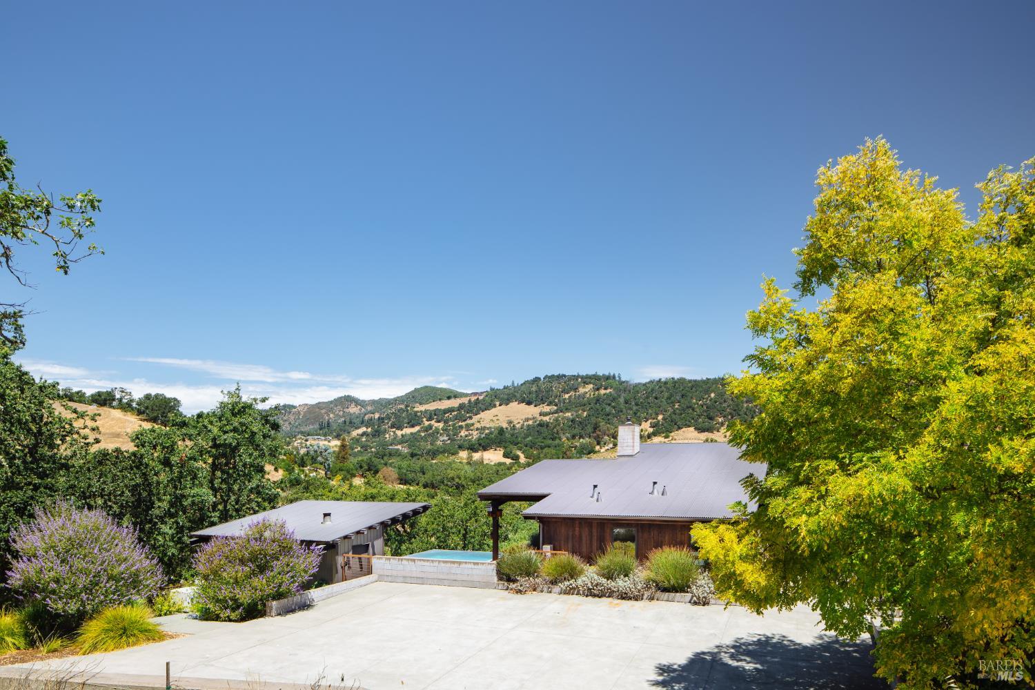 Detail Gallery Image 4 of 74 For 4125 Wallace Rd, Santa Rosa,  CA 95404 - 3 Beds | 4/1 Baths