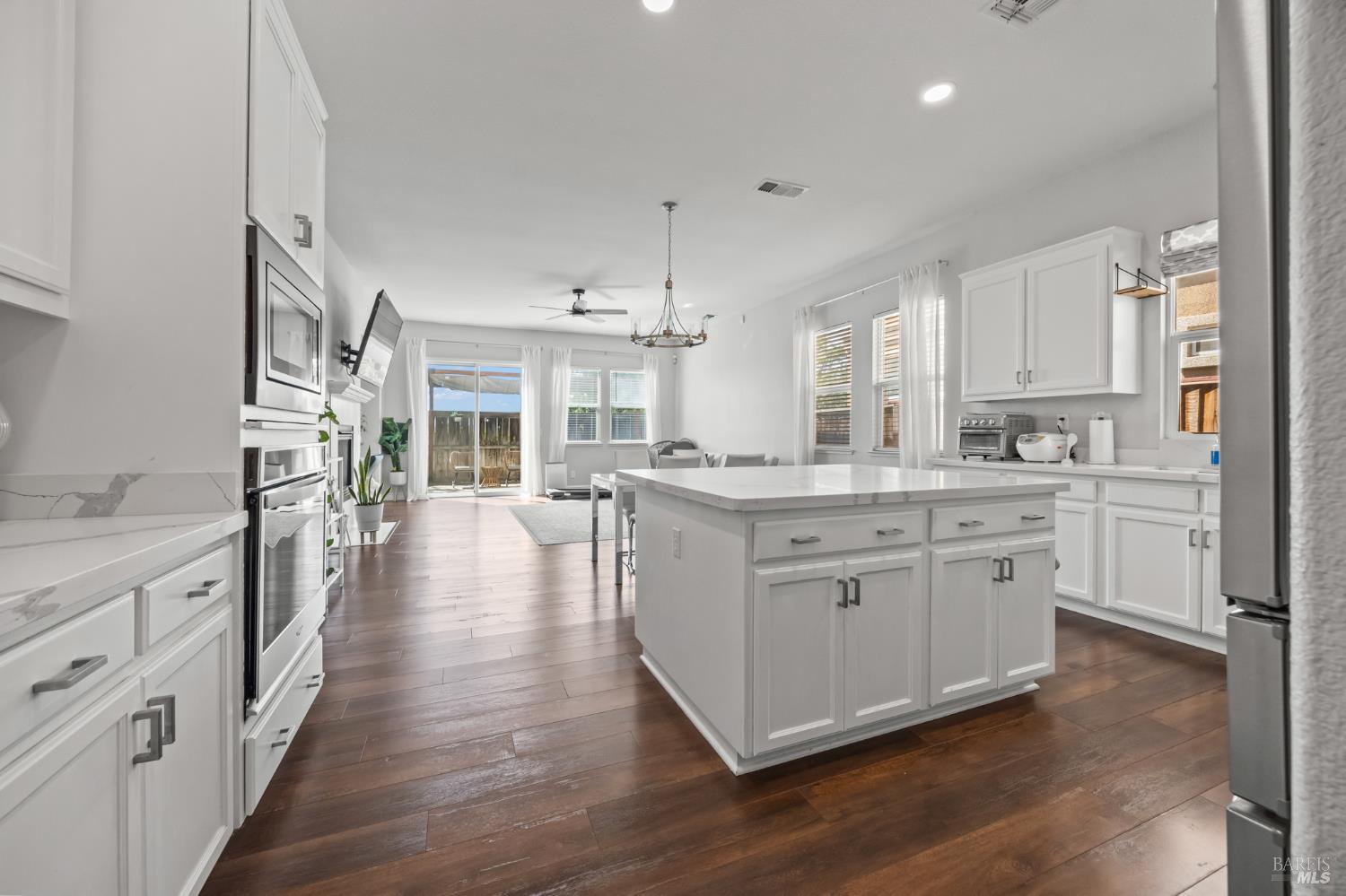 Detail Gallery Image 12 of 51 For 5161 Freitas Way, Fairfield,  CA 94533 - 3 Beds | 2 Baths