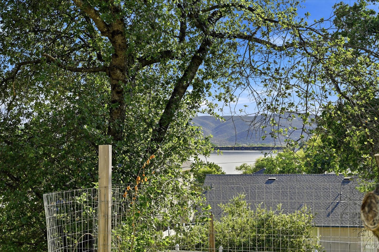 Detail Gallery Image 28 of 40 For 18669 Deer Hill Rd, Hidden Valley Lake,  CA 95467 - 3 Beds | 2 Baths