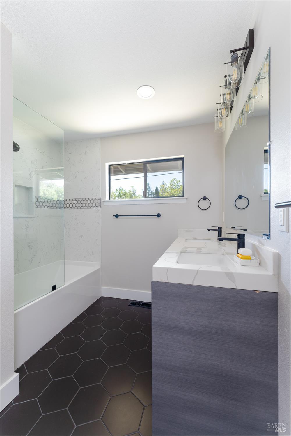 Detail Gallery Image 26 of 40 For 788 Walnut Ave, Ukiah,  CA 95482 - 3 Beds | 3/2 Baths