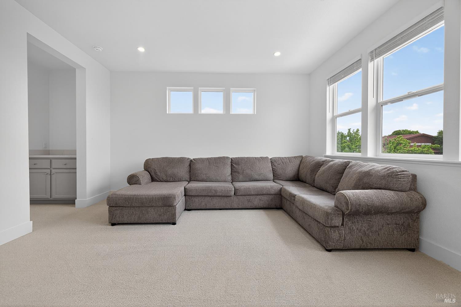 Detail Gallery Image 15 of 38 For 1145 Portello Ln, Windsor,  CA 95492 - 3 Beds | 3 Baths