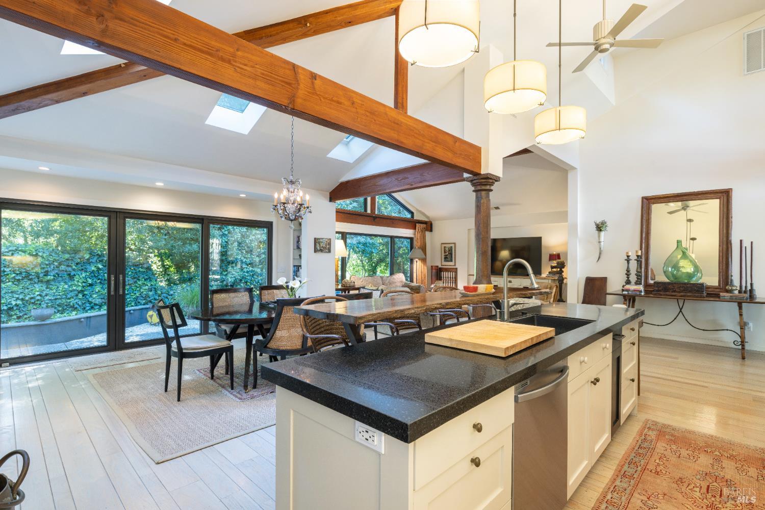 Detail Gallery Image 11 of 41 For 3000 Warm Springs Rd, Glen Ellen,  CA 95442 - 3 Beds | 3 Baths