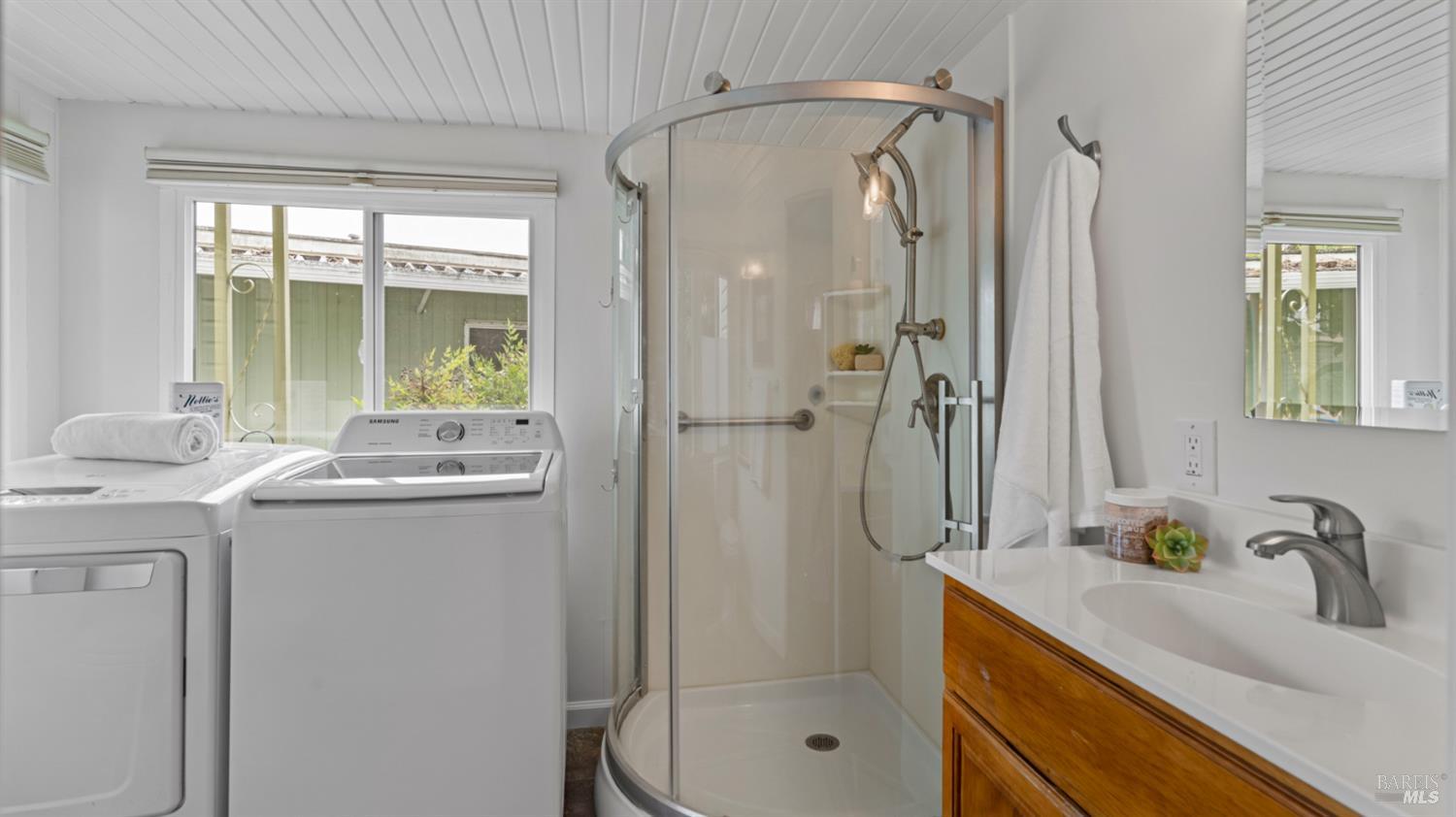 Detail Gallery Image 24 of 44 For 204 Barcelona Ave, Novato,  CA 94949 - 2 Beds | 2 Baths