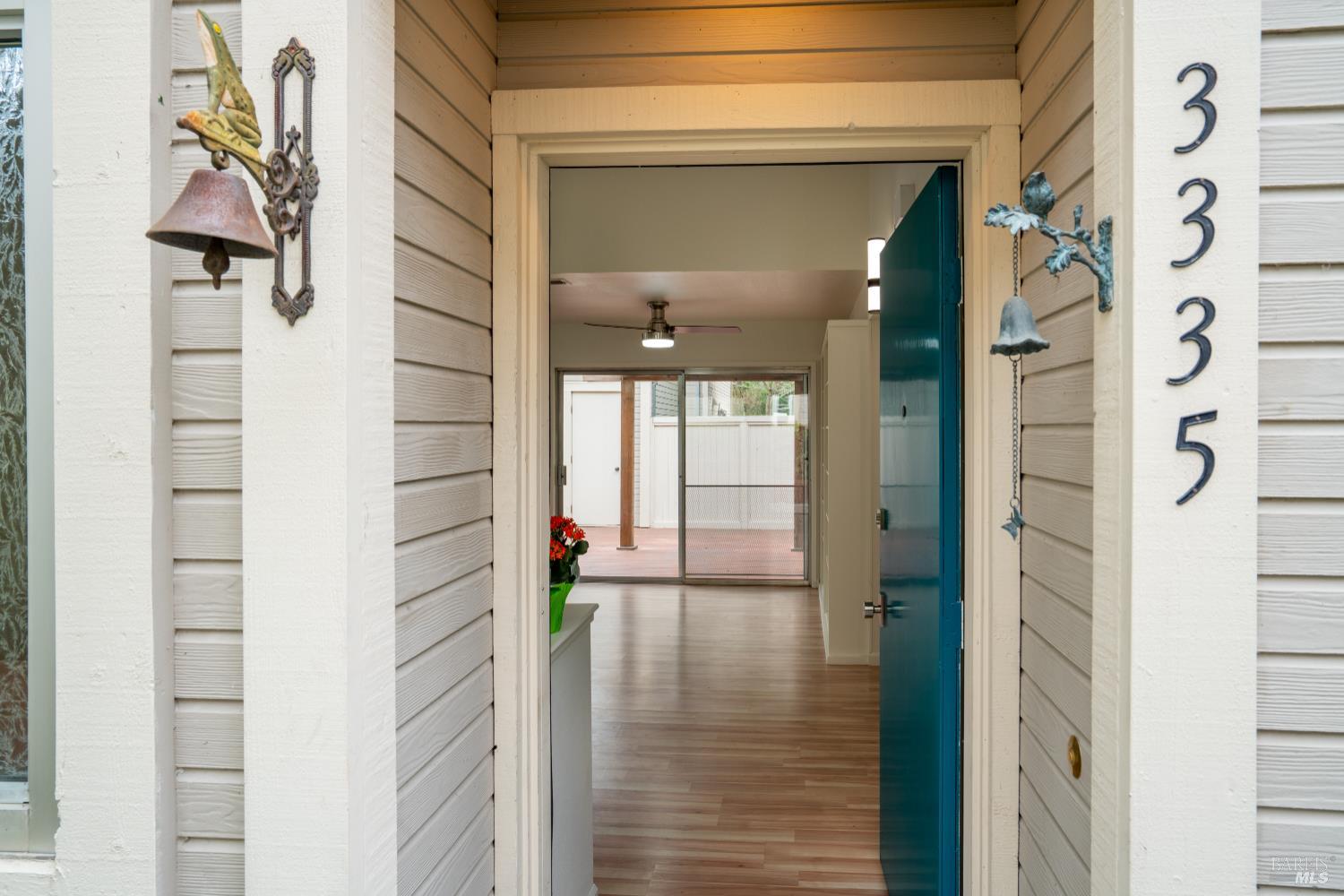 Detail Gallery Image 3 of 33 For 3335 Yulupa Ave, Santa Rosa,  CA 95405 - 3 Beds | 1/1 Baths