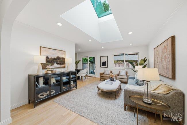 Front Image Thumbnail for BA326023967