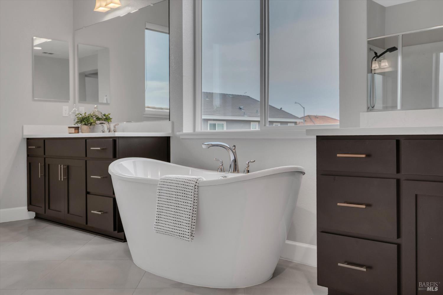 Detail Gallery Image 25 of 45 For 580 Kingbird Cir, Vacaville,  CA 95688 - 5 Beds | 4/1 Baths