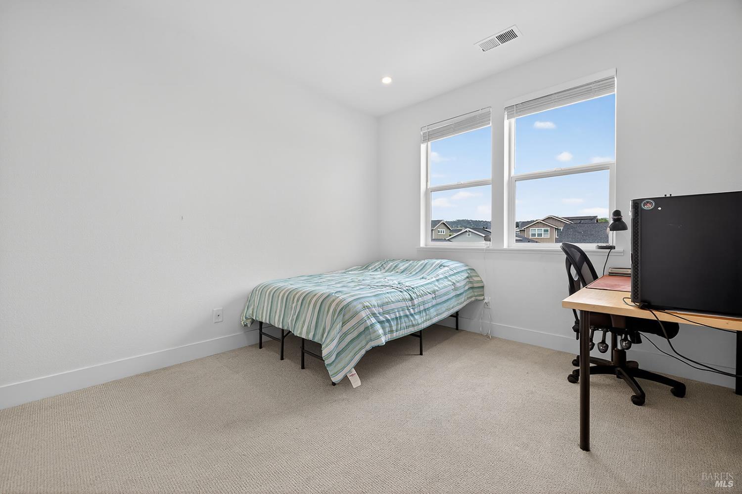 Detail Gallery Image 22 of 38 For 1145 Portello Ln, Windsor,  CA 95492 - 3 Beds | 3 Baths