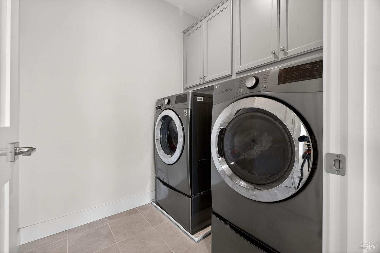 Detail Gallery Image 23 of 38 For 1145 Portello Ln, Windsor,  CA 95492 - 3 Beds | 3 Baths