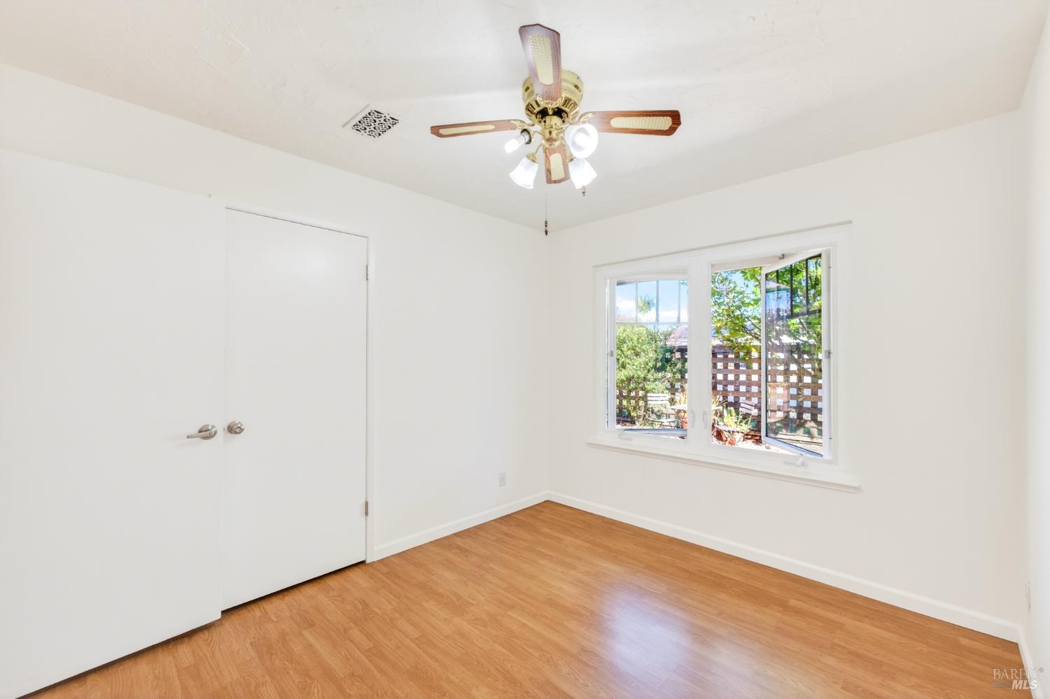 Detail Gallery Image 16 of 34 For 3541 Twin Oaks Dr, Napa,  CA 94558 - 4 Beds | 2 Baths