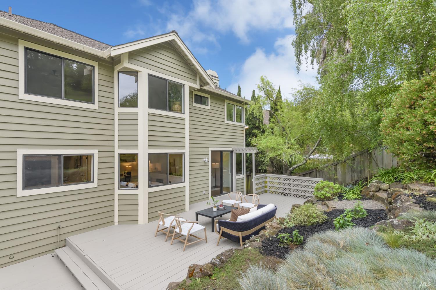 Detail Gallery Image 23 of 45 For 493 Fieldstone Dr, Novato,  CA 94945 - 4 Beds | 3 Baths