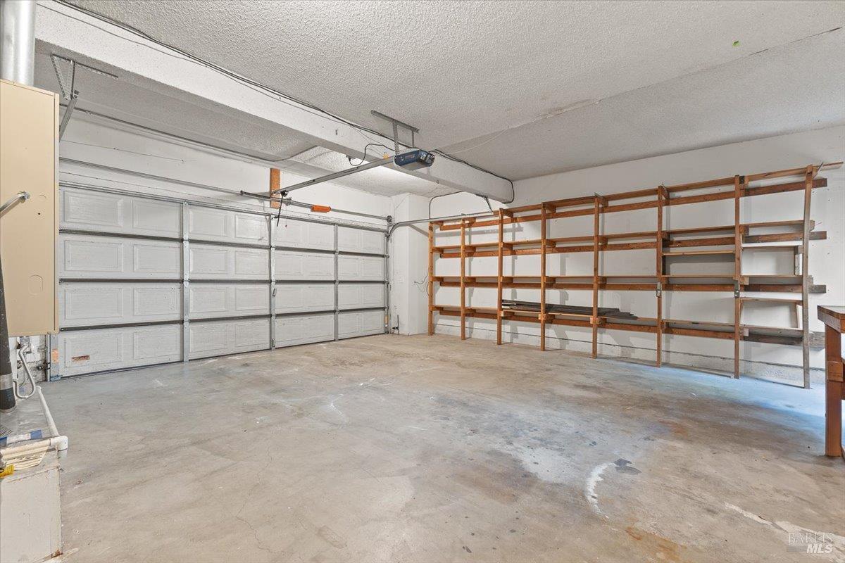 Detail Gallery Image 33 of 37 For 920 Shady Oak Dr, Santa Rosa,  CA 95404 - 3 Beds | 2 Baths