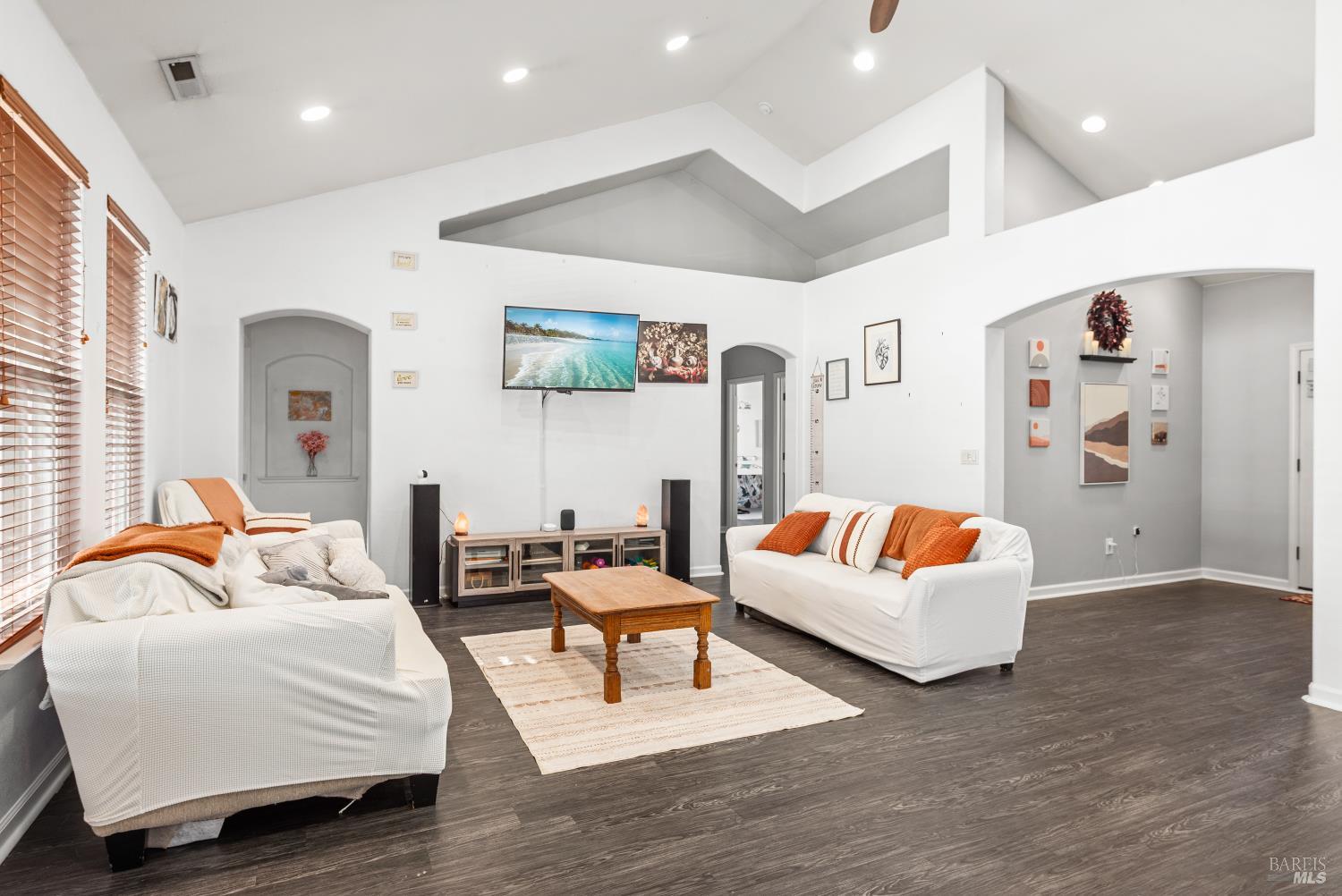 Detail Gallery Image 6 of 37 For 18094 Spyglass Rd, Hidden Valley Lake,  CA 95467 - 3 Beds | 2 Baths