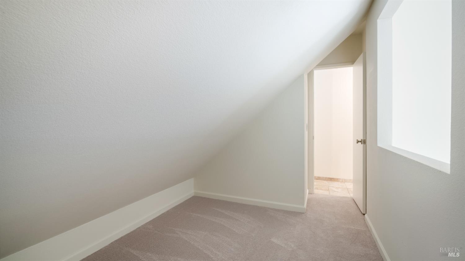 Detail Gallery Image 26 of 33 For 3335 Yulupa Ave, Santa Rosa,  CA 95405 - 3 Beds | 1/1 Baths