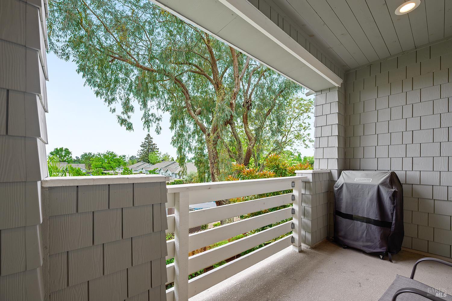 Detail Gallery Image 13 of 32 For 228 Johnson St, Windsor,  CA 95492 - 3 Beds | 2/2 Baths