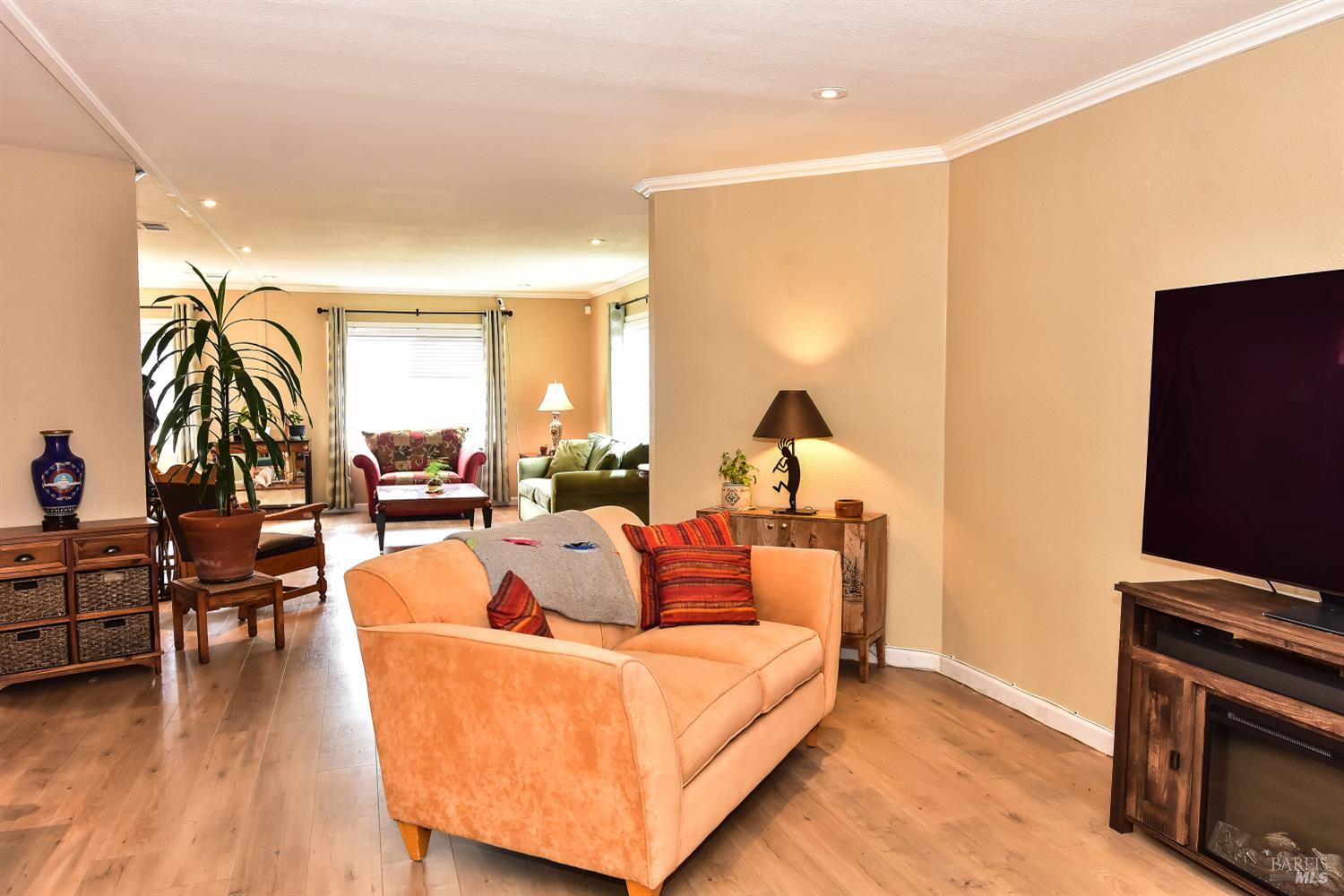 Detail Gallery Image 15 of 39 For 41 Cuernavaca Dr, Sonoma,  CA 95476 - 2 Beds | 2 Baths