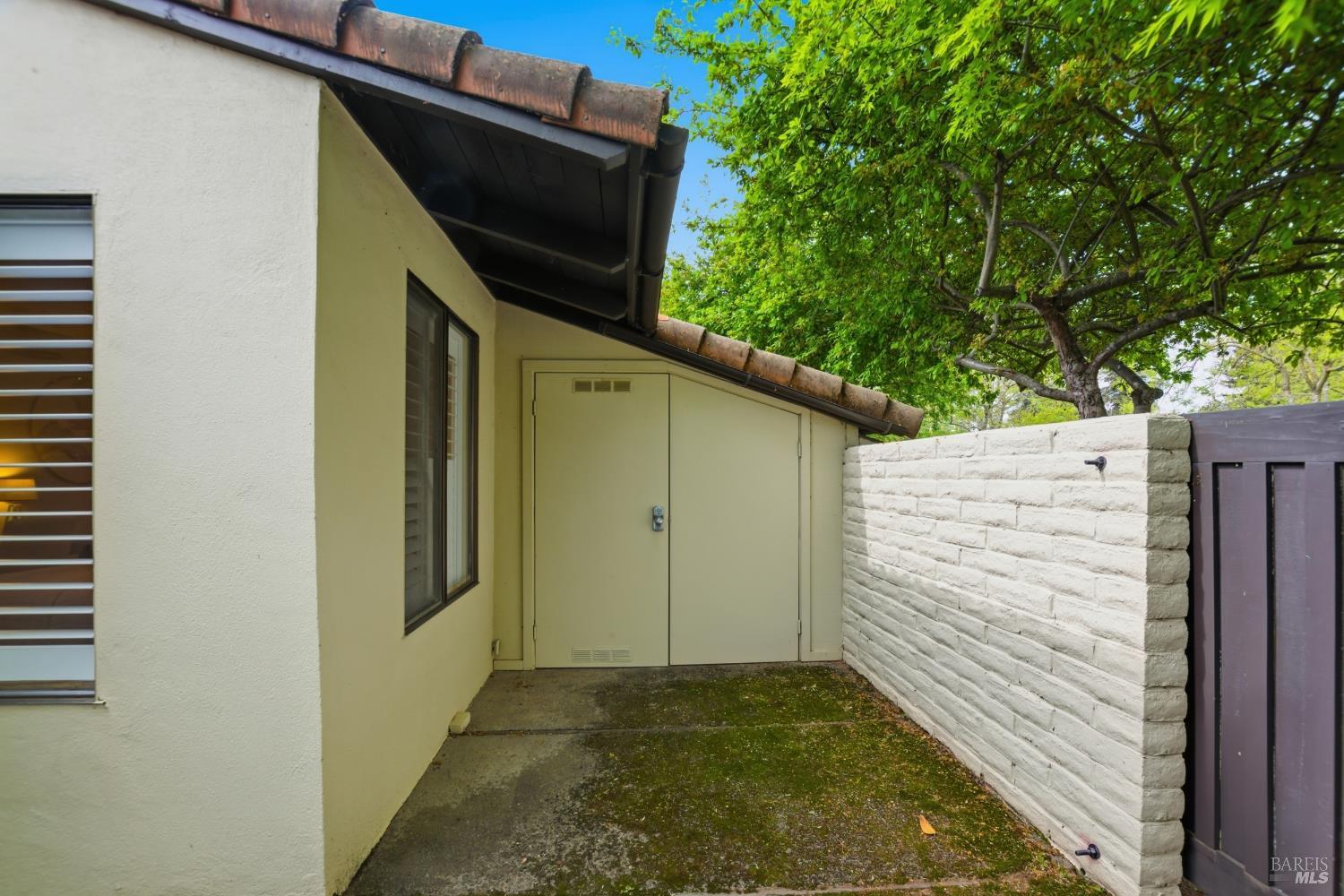 Detail Gallery Image 7 of 49 For 13 Fairways Dr, Napa,  CA 94558 - 2 Beds | 2 Baths