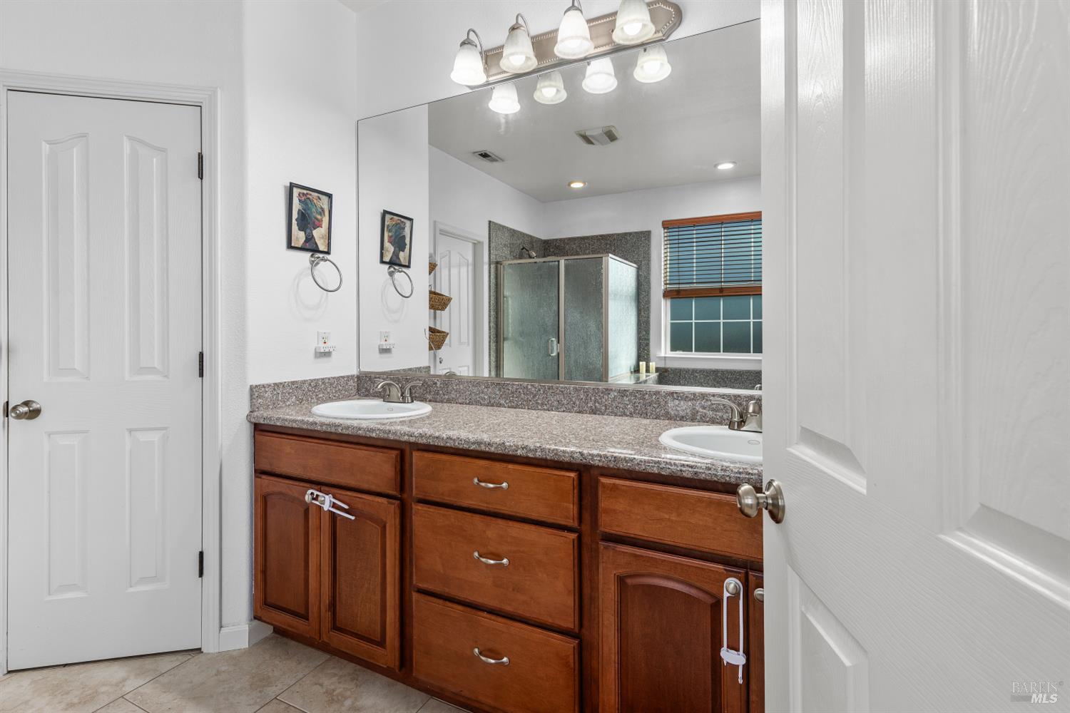 Detail Gallery Image 12 of 37 For 18094 Spyglass Rd, Hidden Valley Lake,  CA 95467 - 3 Beds | 2 Baths