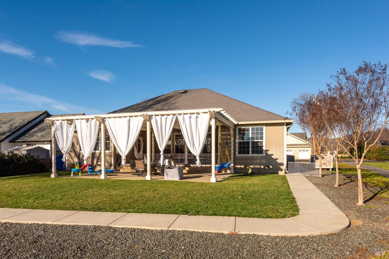 Detail Gallery Image 35 of 37 For 18094 Spyglass Rd, Hidden Valley Lake,  CA 95467 - 3 Beds | 2 Baths