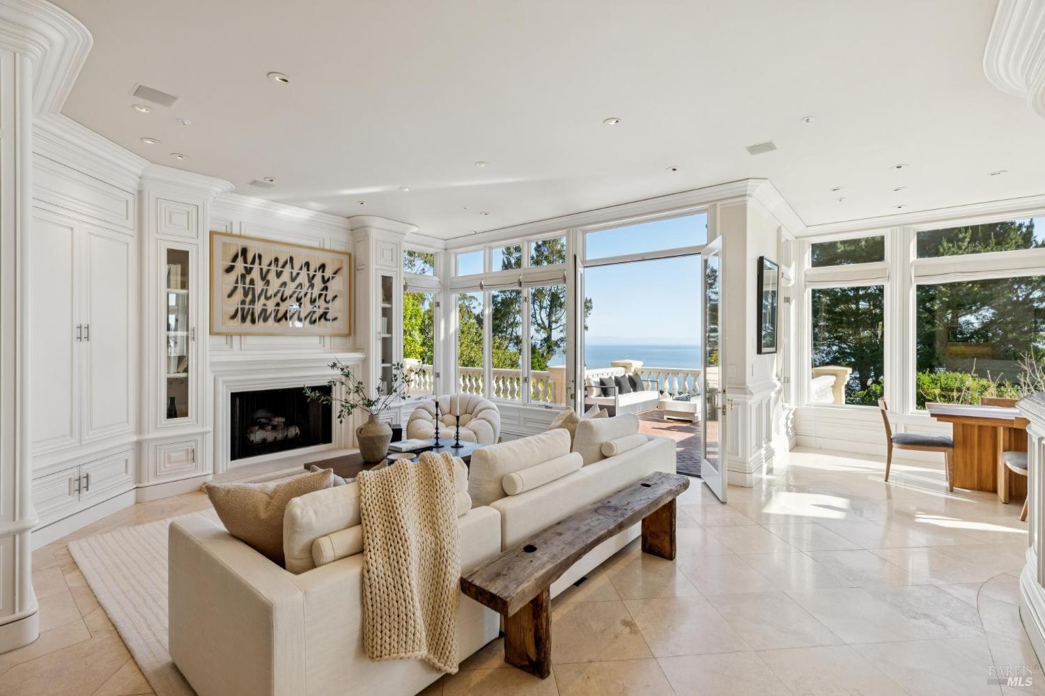 Detail Gallery Image 18 of 96 For 44 Marin Bay Park Ct, San Rafael,  CA 94901 - 5 Beds | 5/1 Baths