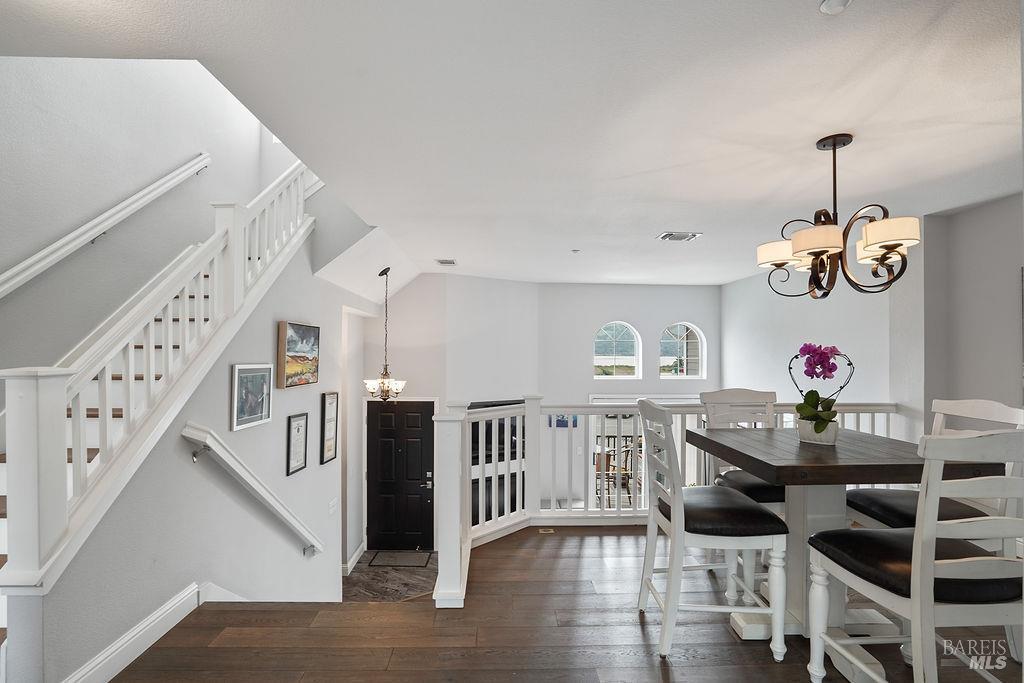 Detail Gallery Image 13 of 43 For 440 E E St, Benicia,  CA 94510 - 2 Beds | 2/1 Baths