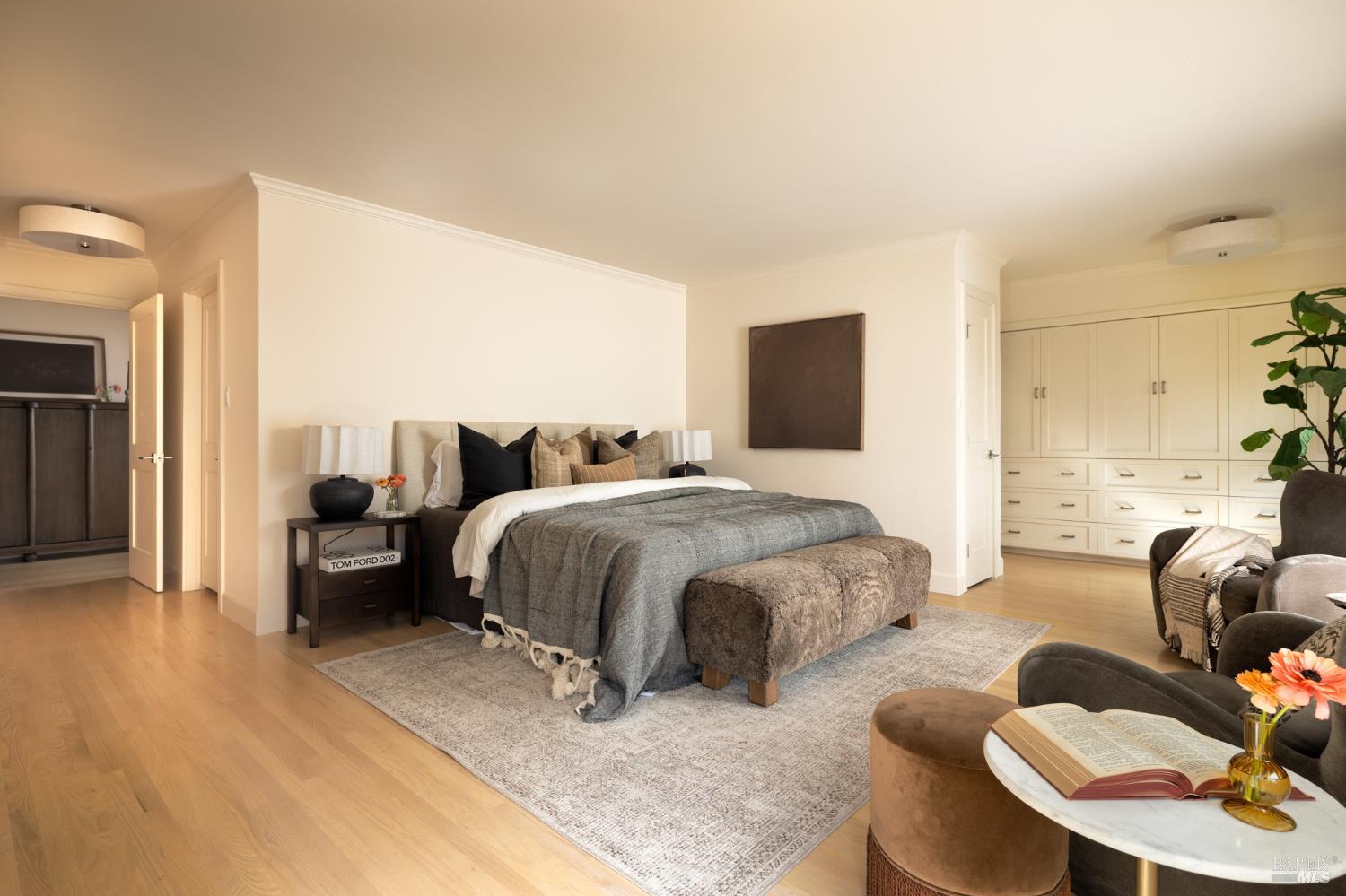 Detail Gallery Image 13 of 27 For 450 Woodland Rd, Kentfield,  CA 94904 - 4 Beds | 4 Baths