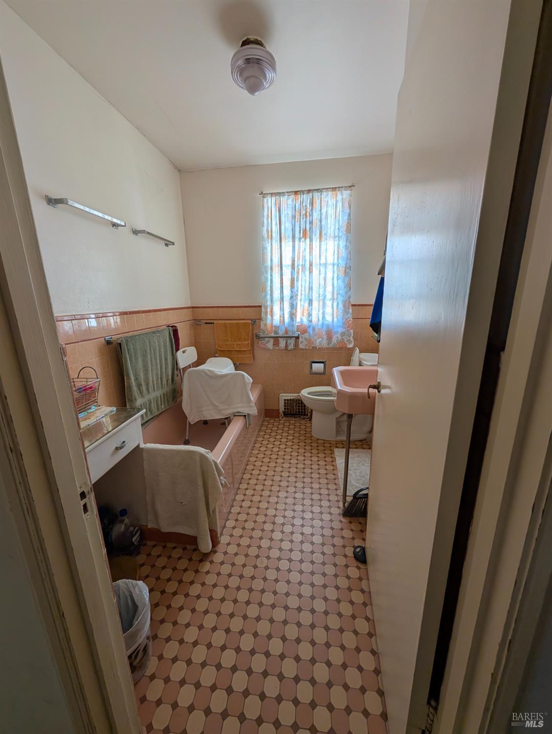 Detail Gallery Image 16 of 19 For Address Is Not Disclosed, Mill Valley,  CA 94901 - 3 Beds | 1 Baths