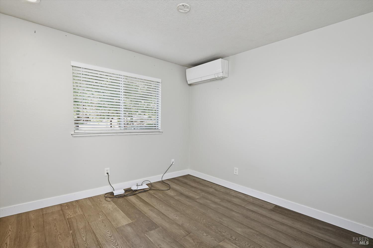 Detail Gallery Image 21 of 40 For 18669 Deer Hill Rd, Hidden Valley Lake,  CA 95467 - 3 Beds | 2 Baths