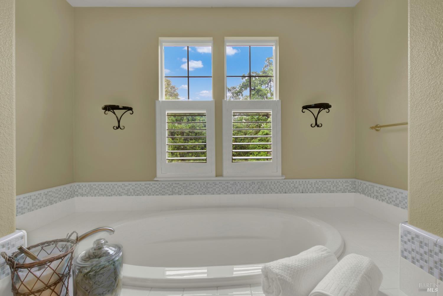 Detail Gallery Image 55 of 82 For 18 Riverton Ct, Napa,  CA 94558 - 4 Beds | 2/1 Baths