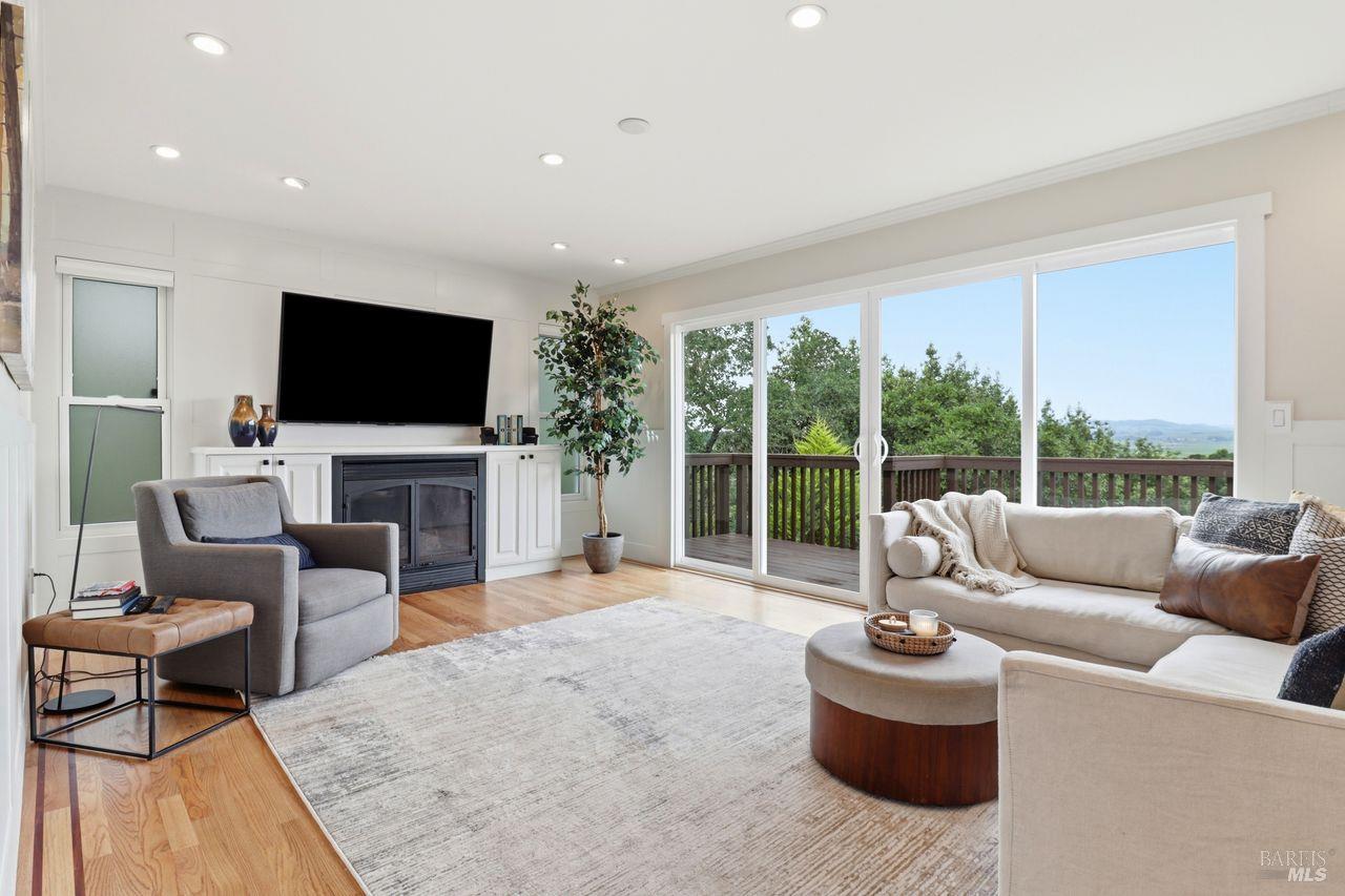 Detail Gallery Image 11 of 46 For 54 Manzanita Ave, Novato,  CA 94945 - 3 Beds | 2 Baths