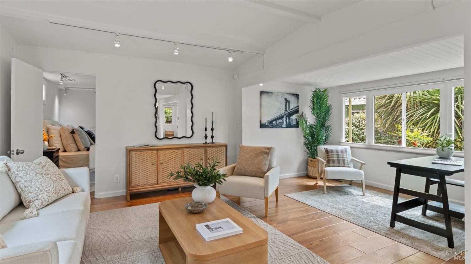 Detail Gallery Image 12 of 44 For 204 Barcelona Ave, Novato,  CA 94949 - 2 Beds | 2 Baths