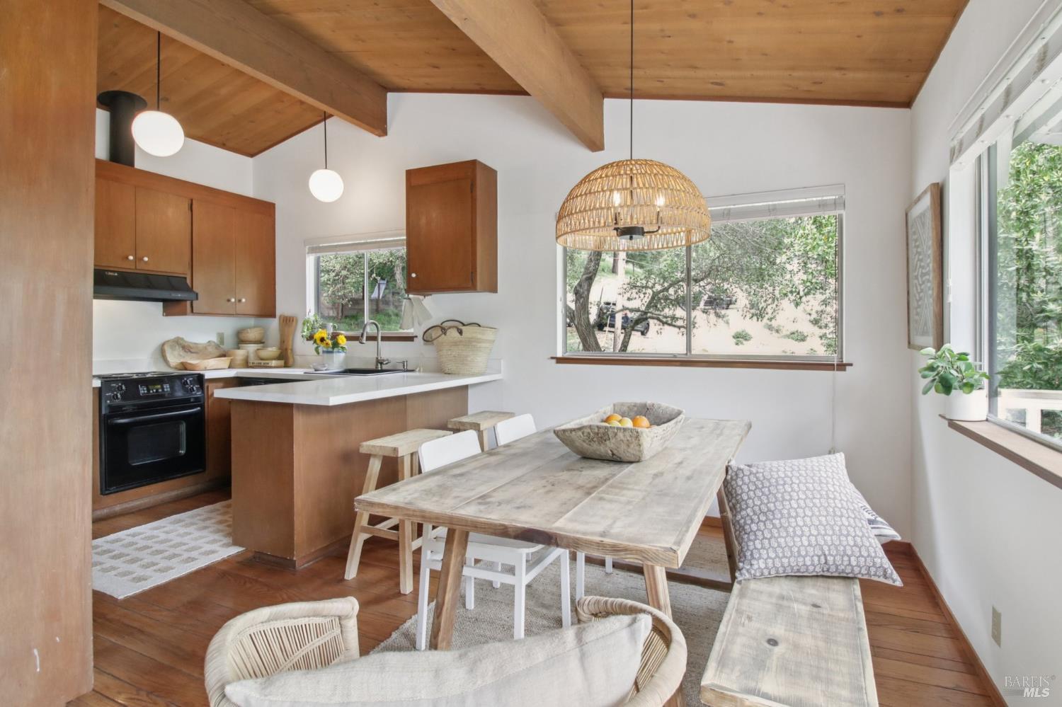 Detail Gallery Image 11 of 43 For 34 Fair Dr, San Rafael,  CA 94901 - 2 Beds | 1 Baths