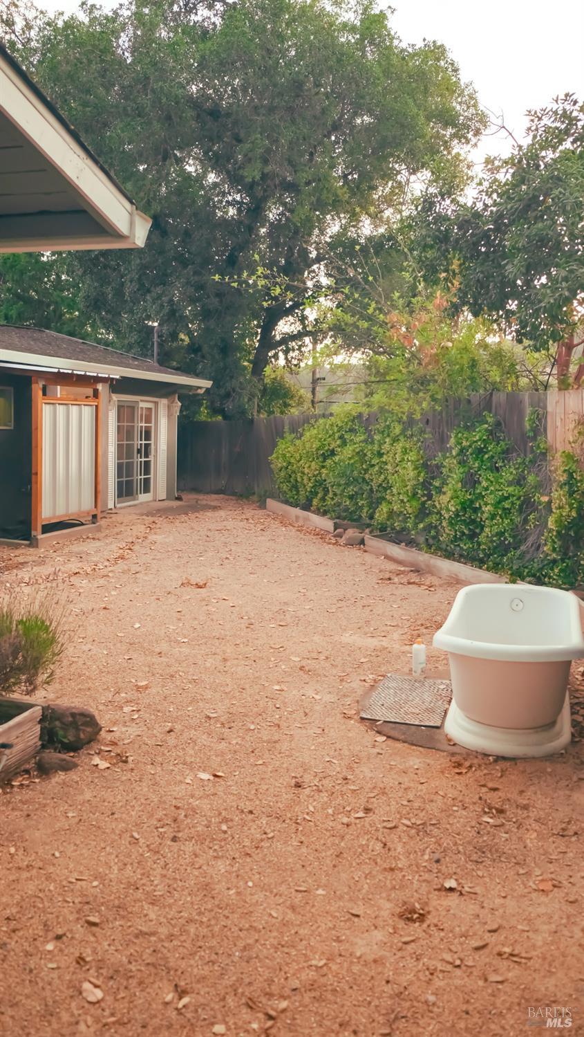 Detail Gallery Image 13 of 34 For 4405 Silverado Trl, Calistoga,  CA 94515 - 3 Beds | 1/1 Baths