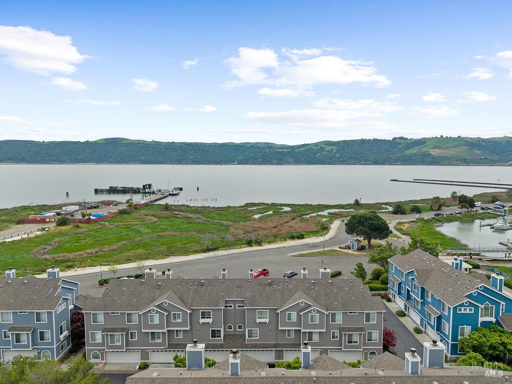 Detail Gallery Image 40 of 43 For 440 E E St, Benicia,  CA 94510 - 2 Beds | 2/1 Baths