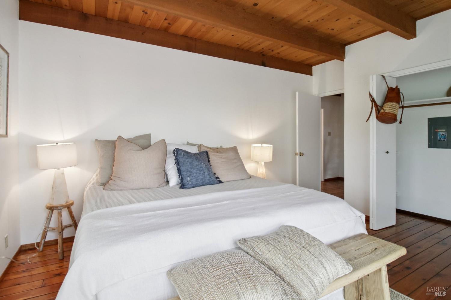 Detail Gallery Image 22 of 43 For 34 Fair Dr, San Rafael,  CA 94901 - 2 Beds | 1 Baths