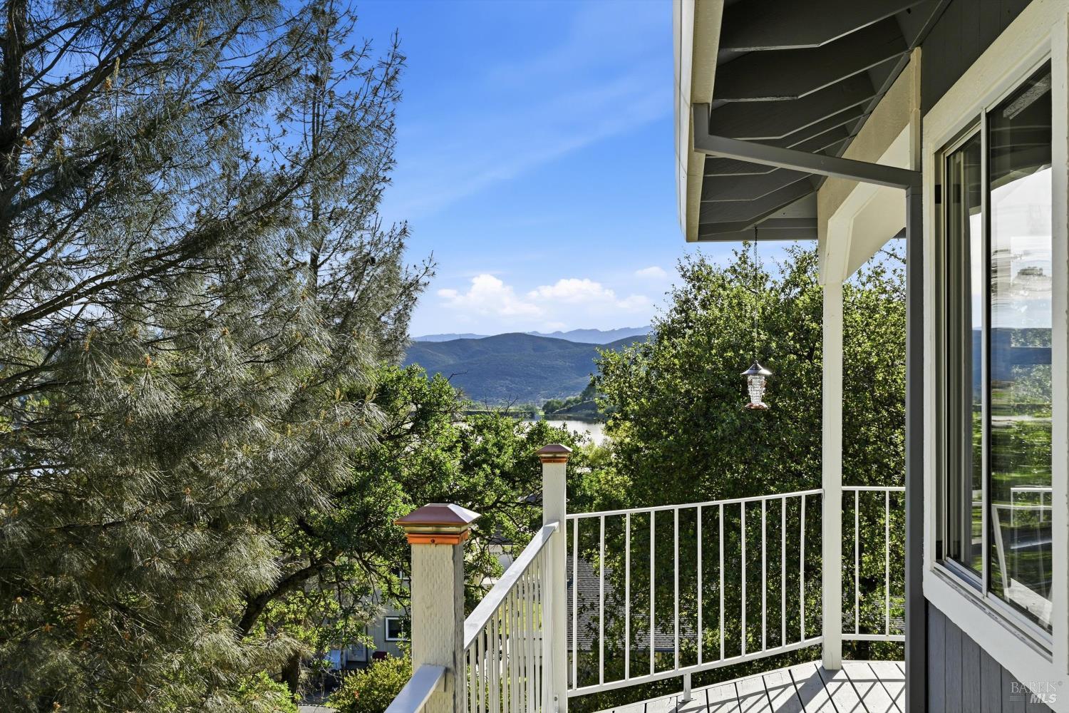 Detail Gallery Image 11 of 40 For 18669 Deer Hill Rd, Hidden Valley Lake,  CA 95467 - 3 Beds | 2 Baths